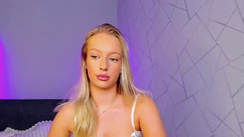 elldiana online show from July 6, 3:10 am