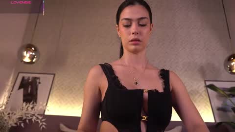 ellediane online show from August 8, 10:43 pm