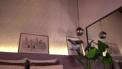 ellediane online show from August 10, 2:35 am