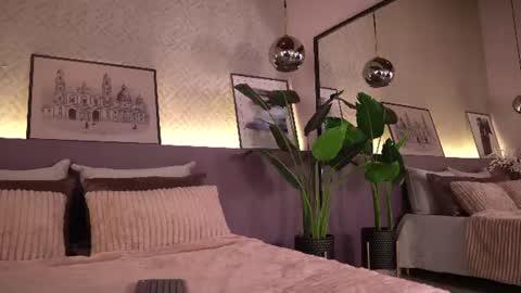 ellediane online show from August 10, 3:41 am
