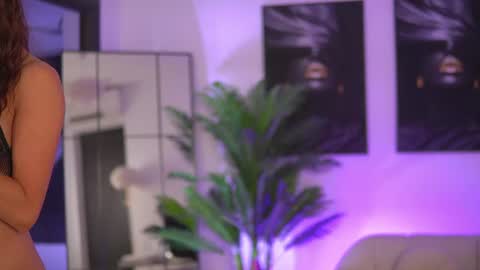 EllenKarter online show from July 27, 5:46 am