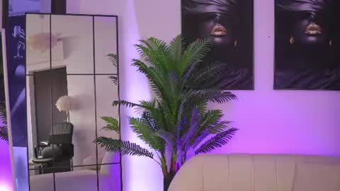 EllenKarter online show from July 31, 8:31 am