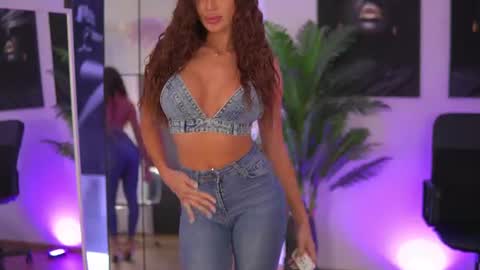 EllenKarter online show from August 2, 8:32 am