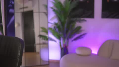 EllenKarter online show from August 13, 4:37 am