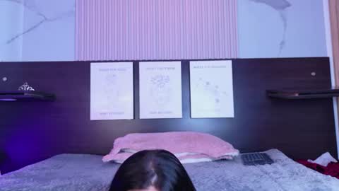 Ellie online show from August 3, 9:33 pm