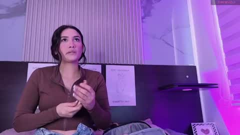 Ellie online show from August 13, 7:17 pm