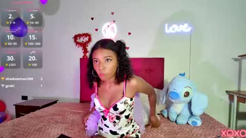 ellie_cute7 online show from August 4, 8:50 pm