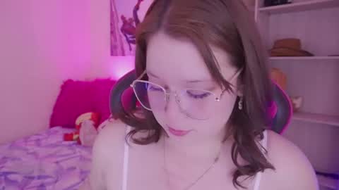 ellie_doll_ online show from August 4, 12:57 pm