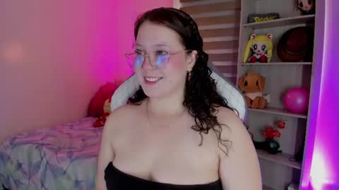 ellie_doll_ online show from August 14, 7:50 pm