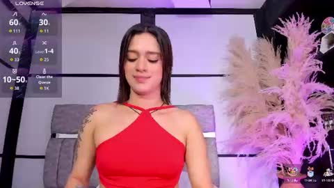 elliecarter_ online show from August 3, 7:15 am