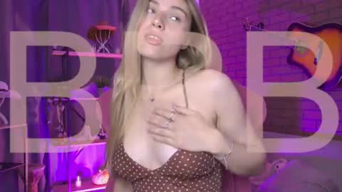 elliecutes online show from August 11, 6:15 am