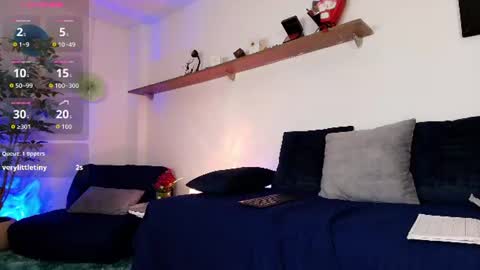 elliee1 online show from August 4, 2:25 pm