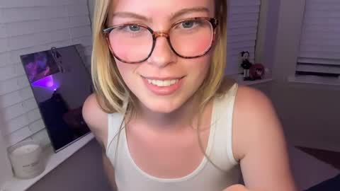Ellie online show from April 7, 2:38 am