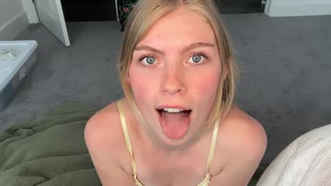 Ellie online show from May 6, 11:17 pm
