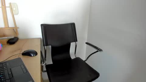 elliee_wlisson online show from June 20, 4:07 pm