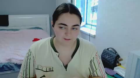 Ellie online show from August 6, 10:14 am