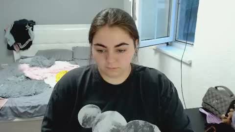 Ellie online show from August 7, 3:06 am