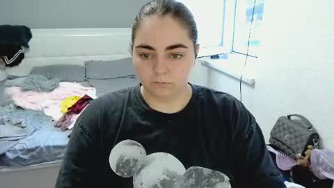 Ellie online show from August 7, 7:30 am