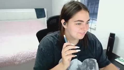 Ellie online show from August 14, 3:10 am