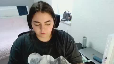 Ellie online show from August 14, 7:34 am