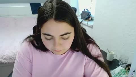 Ellie online show from August 15, 8:07 am