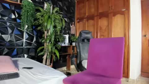 Elloit Colton online show from August 5, 9:46 pm