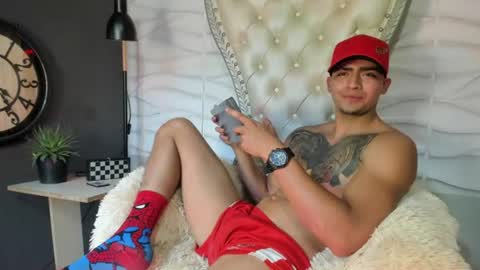 Elloit Colton online show from August 6, 9:25 pm