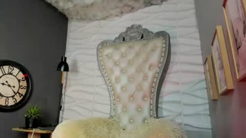 Elloit Colton online show from August 7, 2:22 am