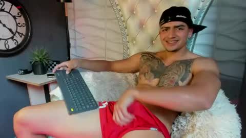 Elloit Colton online show from August 7, 9:15 pm