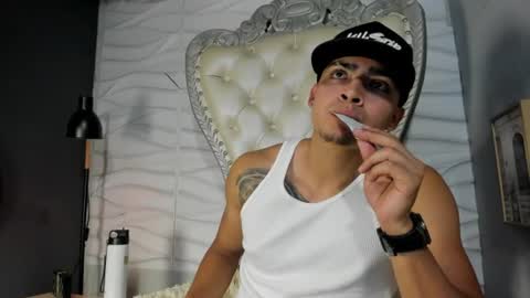 Elloit Colton online show from August 11, 12:23 am