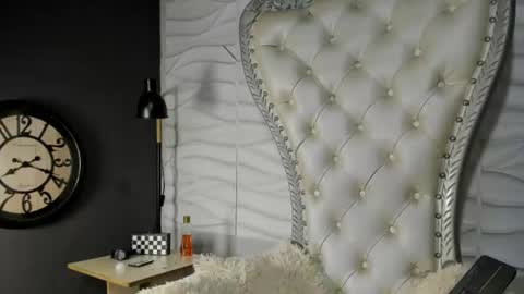 Elloit Colton online show from August 12, 1:19 am