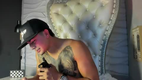 Elloit Colton online show from August 12, 11:07 pm