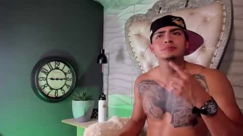Elloit Colton online show from August 15, 2:15 am