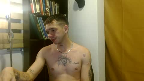 elliot_uwu online show from August 11, 6:37 am