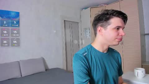 elliot_winki online show from August 3, 5:09 pm