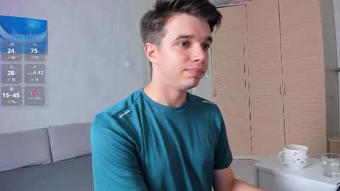 elliot_winki online show from August 3, 6:15 pm