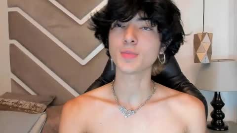 elliotvolkov online show from July 31, 8:58 pm