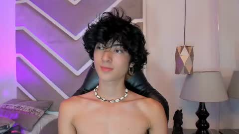 elliotvolkov online show from August 3, 8:27 pm