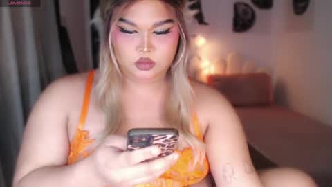 Ellise online show from July 19, 8:44 pm