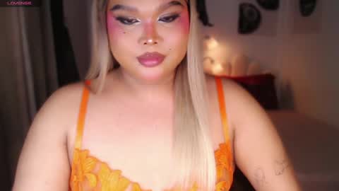 Ellise online show from August 7, 11:49 pm