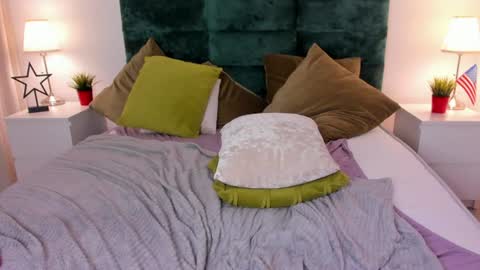 elliup online show from August 10, 8:43 pm