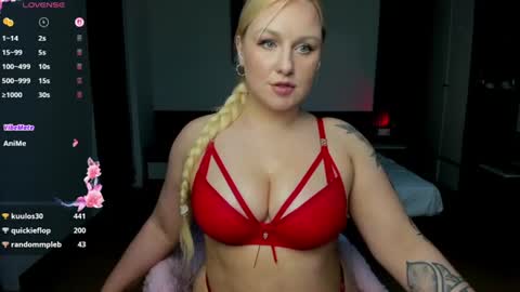 Elly online show from August 6, 6:51 pm