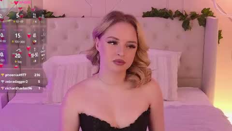 Elly Linn online show from August 3, 10:50 pm