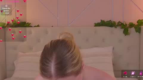 Elly Linn online show from August 5, 7:23 pm