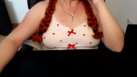 Elly online show from August 3, 11:28 am