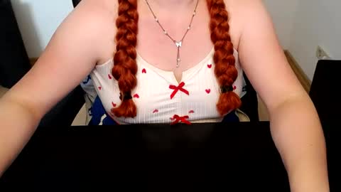 Elly online show from August 3, 1:40 pm