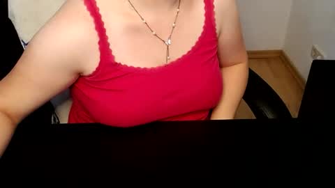 Elly online show from August 4, 7:38 am