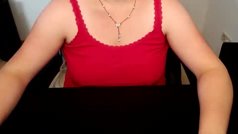 Elly online show from August 4, 9:50 am