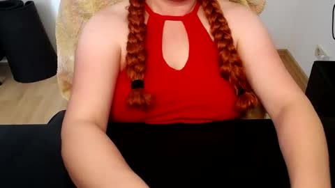 Elly online show from August 11, 9:44 am