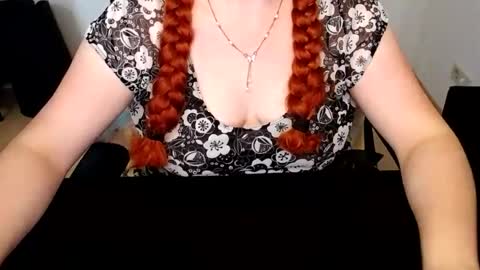 Elly online show from August 12, 8:16 am